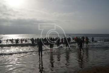 Ricardo Hernández y Raquel Aróstegui ganan con autoridad el XXVII Triatlón de Salinetas (Foto TA)